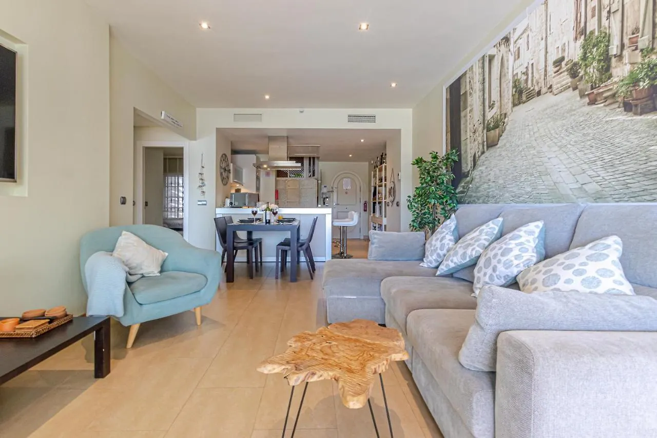 Puerto Marina Apartment بينالماذينا