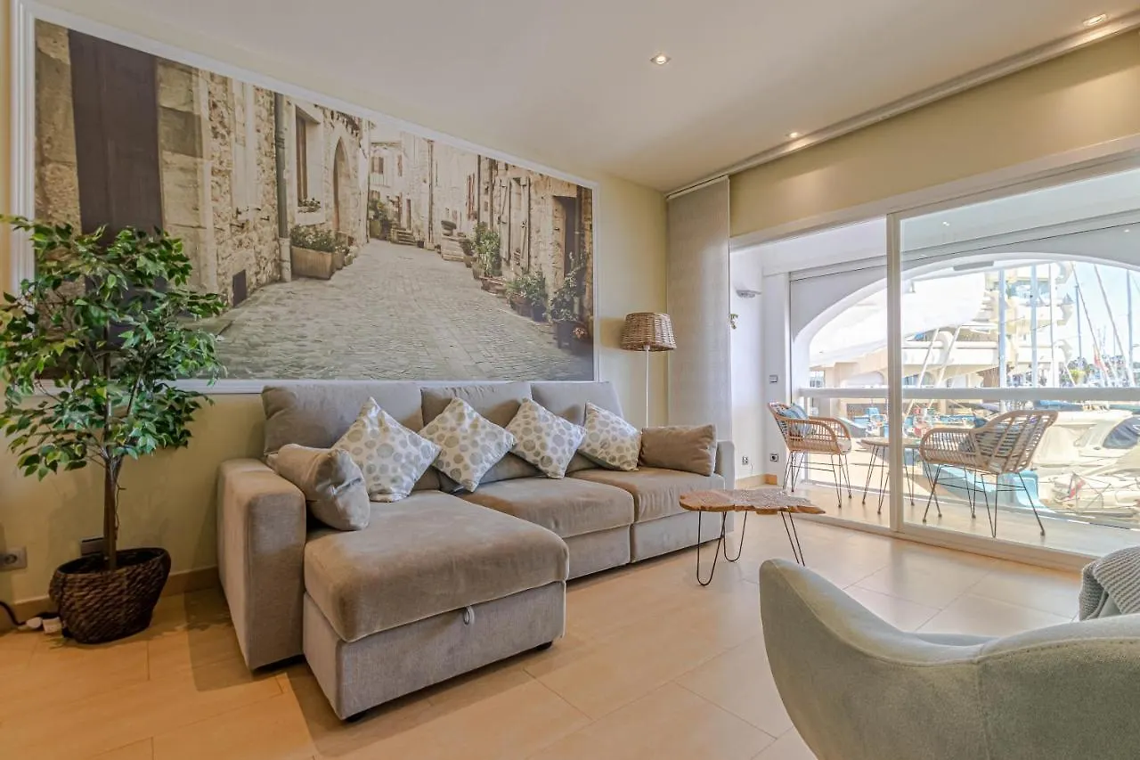 Puerto Marina Apartment بينالماذينا