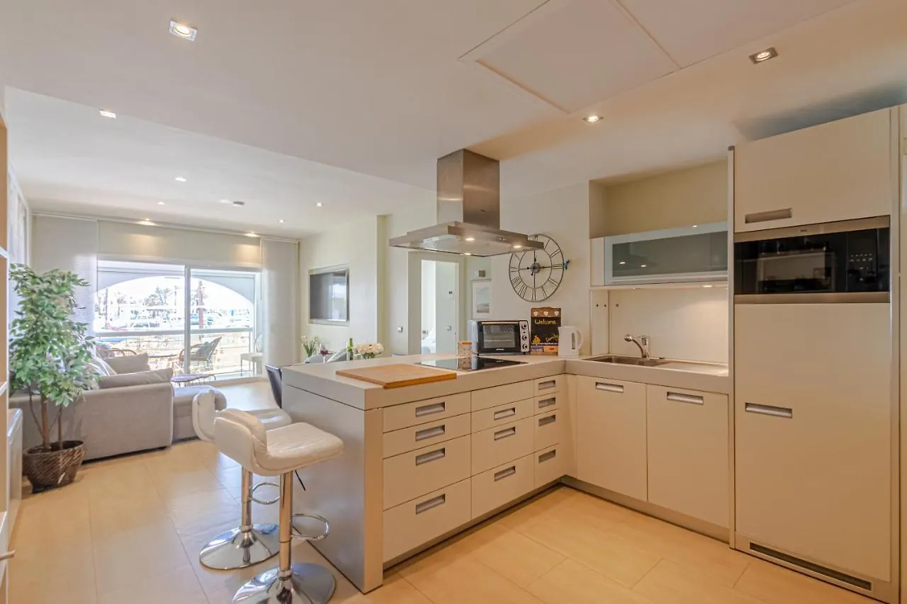 Puerto Marina Apartment بينالماذينا إسبانيا