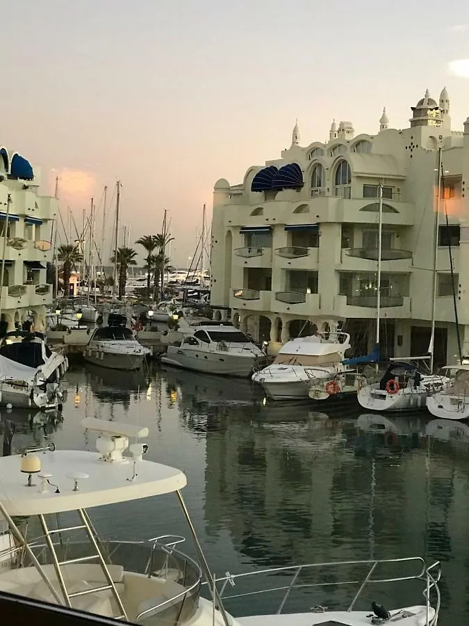 Puerto Marina Apartment بينالماذينا إسبانيا